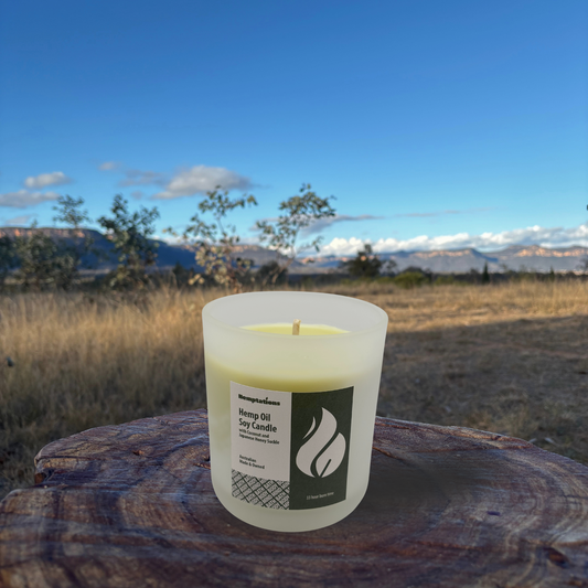 Honeysuckle - Hemp candle